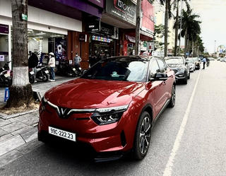 Tiết kiệm tới 25 triệu đồng tiền nhiên liệu mỗi tháng, chủ xe bày tỏ: ‘Biết thế mua VinFast VF 8 sớm hơn’