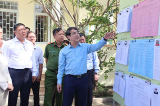 Khánh Hòa: Bí thư Tỉnh ủy kiểm tra công tác chuẩn bị bầu cử, yêu cầu bảo đảm an toàn tuyệt đối