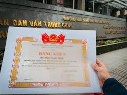 Có được dùng bằng khen của Đoàn để xét nâng lương trước thời hạn? Có được dùng bằng khen của Đoàn để xét nâng lương trước thời hạn?