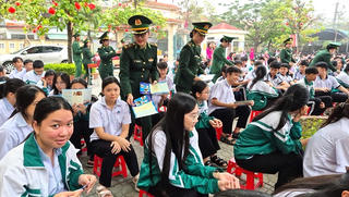 Quảng Trị: Tuyên truyền về bảo vệ chủ quyền biên giới cho hơn 1000 học sinh