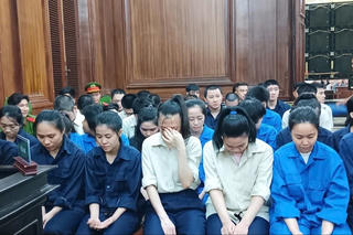 Án tù với 31 đối tượng lừa tiền hàng trăm chủ thẻ tín dụng