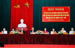 Phó Chủ tịch Quốc hội Nguyễn Thị Thanh và các ứng cử viên tiếp xúc cử tri xã Đồng Thái (Ninh Bình)