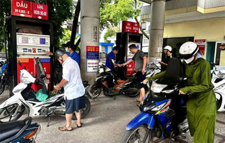 Tăng mạnh giá xăng dầu, có loại tăng hơn 7.000 đồng/lít