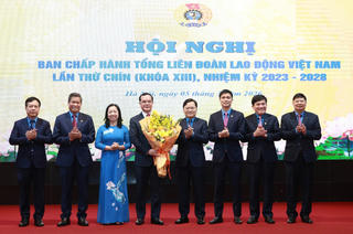 Ông Nguyễn Đình Khang xúc động chia tay tổ chức Công đoàn sau hơn 6 năm gắn bó