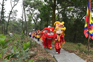 Cầu mong quốc thái dân an trên núi Ngũ Nhạc (Hải Phòng)