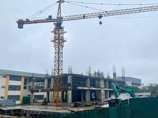  Nghệ An: Thiếu hụt lao động phổ thông, nhiều công trình nhà ở thi công cầm chừng