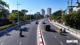 Hà Nội rào chắn đường Âu Cơ – Nghi Tàm để thi công cầu Tứ Liên