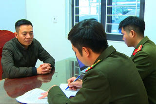 Triệt phá đường dây bán “thảo dược đắp xương khớp” giả