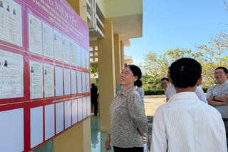 Đặc khu Phú Quý: Cờ Đảng, cờ Tổ quốc phấp phới, cử tri kỳ vọng vào chặng đường phát triển mới