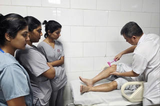 10 người ngộ độc sau khi ăn cá chình, bác sĩ cảnh báo