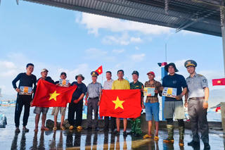 Khánh Hoà: Chi đội kiểm ngư phối hợp tuyên truyền chống khai thác hải sản bất hợp pháp 