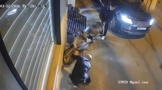 Vụ tài xế Range Rover chọc thủng lốp xe SH: Có dấu hiệu của tội "Hủy hoại tài sản"?