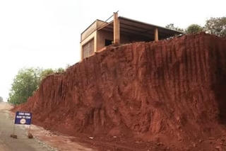 Công an tỉnh Đồng Nai yêu cầu cung cấp hồ sơ thi công dự án ĐT.753 sau vụ 8 nhà dân chênh vênh bên mép vực