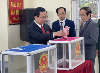 Quảng Ninh: 42 khu vực bỏ phiếu có 100% cử tri đến bỏ phiếu