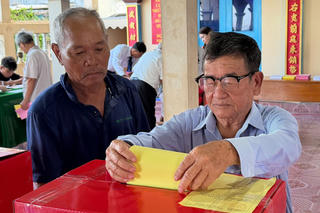 Cử tri đặc khu Phú Quý hoàn thành bỏ phiếu