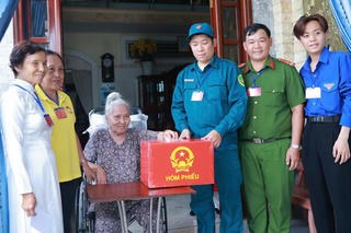 Đến 21 giờ ngày 15/3: Cần Thơ có 99,89% cử tri bỏ phiếu bầu cử