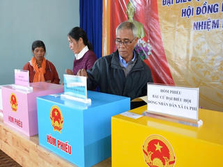 Người Jrai ở Tây Nguyên phấn khởi thực hiện quyền công dân