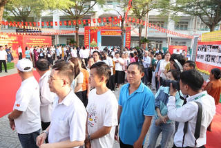 Ngày hội non sông: Hàng triệu cử tri gửi gắm niềm tin qua từng lá phiếu