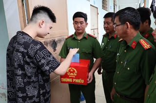 Hơn 900 người bị tạm giữ, tạm giam ở 2 Trại tạm giam Công an tỉnh An Giang thực hiện quyền bầu cử