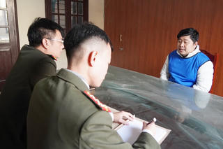 Phá đường dây lừa hàng chục ngàn người đầu tư ‘tiền ảo’