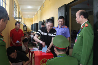 Thái Nguyên đưa hòm phiếu phụ đến trại tạm giam và cơ sở cai nghiện