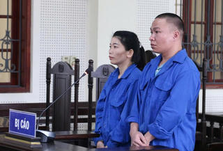 Mua ma túy về bán, chồng bỏ vợ để chạy trốn công an