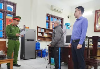 Khởi tố nguyên Bí thư chi bộ và Trưởng thôn bán trái phép 16 thửa đất ở Bắc Ninh