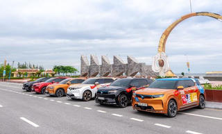 Ưu đãi lên tới 13% giá xe, miễn phí sạc 3 năm: Những đặc quyền khó chối từ cho khách hàng ‘tậu’ VinFast VF 9 trong tháng 3