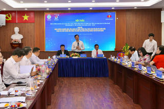 Giải pháp phát huy vai trò khoa học lý luận trong sự phát triển của TP HCM