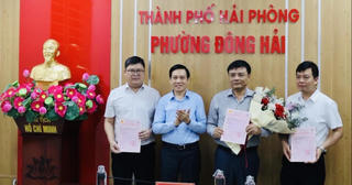 Trao Giấy chứng nhận quyền sử dụng đất cho dự án logistics tại Đông Hải (Hải Phòng)
