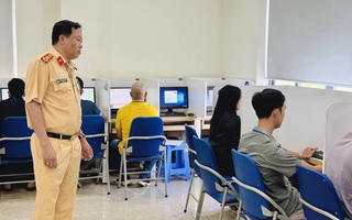 Công an Hà Nội tổ chức kiểm tra, phục hồi điểm giấy phép lái xe cho người vi phạm