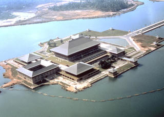 “Gã khổng lồ" mái kim loại của Nhật Bản đổ bộ VIETBUILD Hanoi 2026”