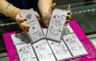 Giá bạc ngày 19/3: Bạc thế giới suy yếu, bạc trong nước hạ nhiệt