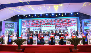 Phó Thủ tướng Lê Thành Long dự khởi công Trường phổ thông nội trú liên cấp Tiểu học và Trung học cơ sở Bản Lầu