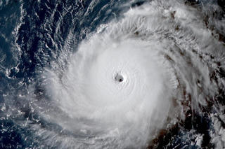 Năm 2026 có thể ít bão nhưng thiên tai khó lường 