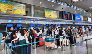 Sân bay quá tải, Đà Nẵng đề nghị hỗ trợ tháo gỡ, tăng nhân lực xuất nhập cảnh