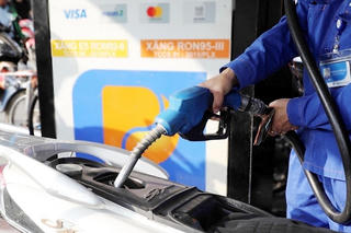 Xăng dầu được giảm đồng loạt 3 "sắc thuế" đến hết ngày 15/4