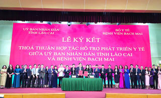 Lào Cai tăng cường liên kết với Bệnh viện Bạch Mai, nâng cao chất lượng y tế toàn diện