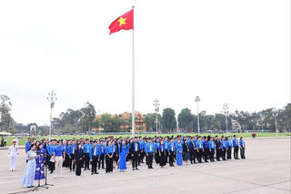 Nuôi dưỡng những phẩm chất làm nên 'tuổi trẻ sống đẹp' Nuôi dưỡng những phẩm chất làm nên 'tuổi trẻ sống đẹp'