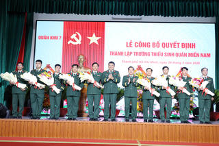 Công bố Quyết định thành lập Trường Thiếu sinh quân miền Nam, trao Quân kỳ Quyết thắng