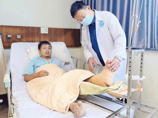 Cứu bàn chân đứt lìa cho nam thanh niên bị tai nạn giao thông 