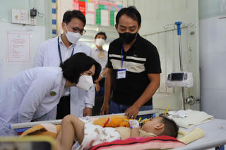 Cảnh báo nguy cơ 'dịch chồng dịch' khi tay chân miệng, sốt xuất huyết, viêm não mô cầu cùng có xu hướng gia tăng