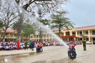 Thanh Hoá: Trang bị “lá chắn” pháp luật, kỹ năng sống cho học sinh