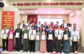 Kỳ họp thứ nhất HĐND phường Hồng Hà: Kiện toàn bộ máy, khẳng định quyết tâm phục vụ Nhân dân