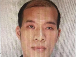 Khởi tố đối tượng dùng “sổ đỏ” giả lừa bán một căn hộ cho nhiều người, chiếm đoạt hơn 2,3 tỷ đồng