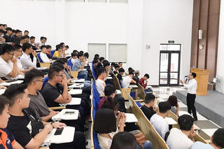 Chỉ được dùng từ “quốc tế”, “quốc gia”, “Việt Nam” làm tên trường trong một số trường hợp đặc biệt