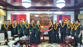 Thắm tình hữu nghị Việt - Lào qua hoạt động chúc Tết Bunpimay