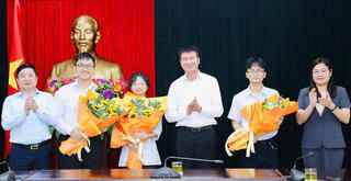 Lãnh đạo tỉnh Ninh Bình gặp mặt, động viên học sinh giỏi dự Olympic Châu Á - Thái Bình Dương 2026