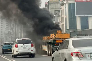 Điểm tin Pháp Luật ngày 06/04: Ô tô đầu kéo bốc cháy khi đang lưu thông trên đường Vành đai 3

