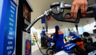 Đề xuất kéo dài giảm thuế nhập khẩu xăng dầu đến hết tháng 6/2026